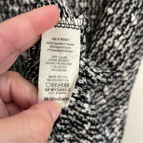 Pookie & Sebastian Black and White Batwing Sleeve Sweater - Picture 5 of 5